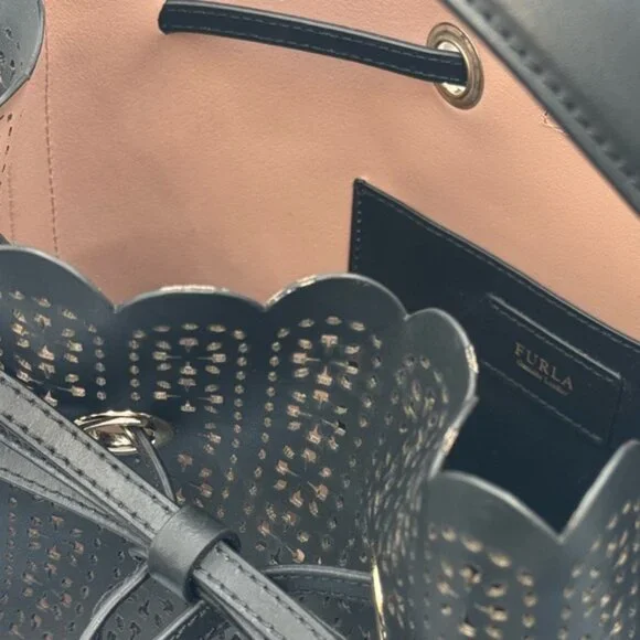 🆕 FURLA 🧿 NWOT Constanza Laser Cut Drawstring Bucket Bag, Black Leather - Picture 14 of 14